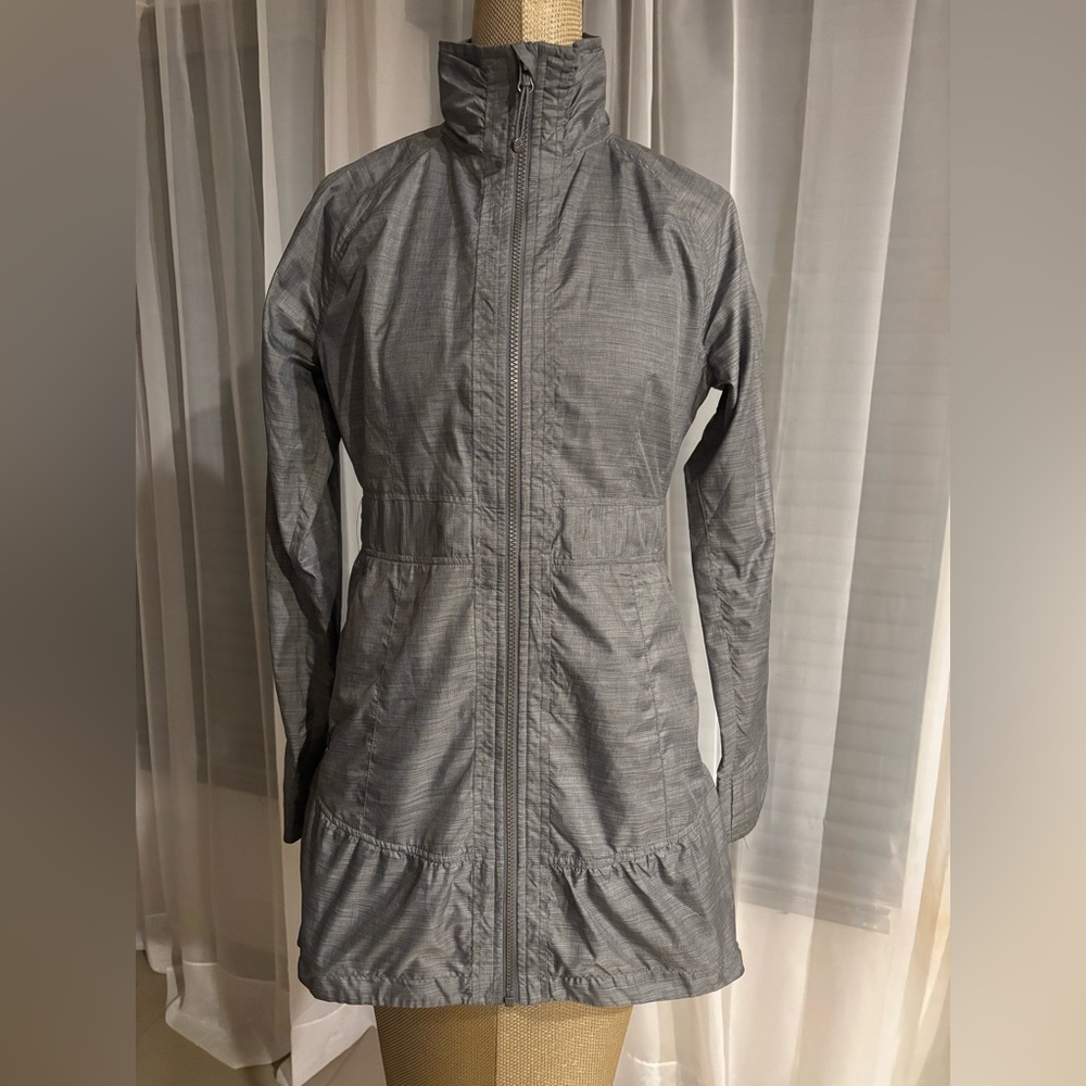 Athleta Light Weight Coat  Size S